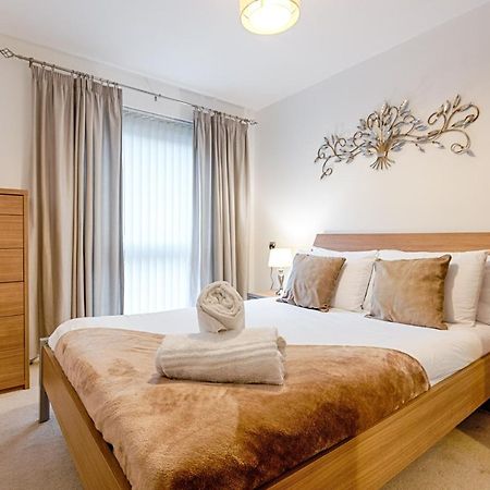 Ferienwohnung Parking, Balcony, Fully Equipped Kitchen Swansea Exterior foto