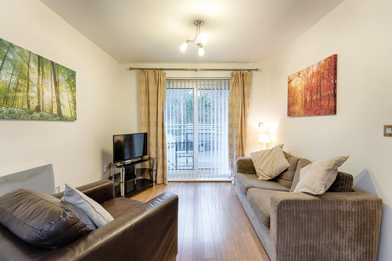 Ferienwohnung Parking, Balcony, Fully Equipped Kitchen Swansea Exterior foto