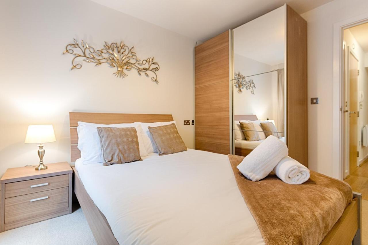 Ferienwohnung Parking, Balcony, Fully Equipped Kitchen Swansea Exterior foto